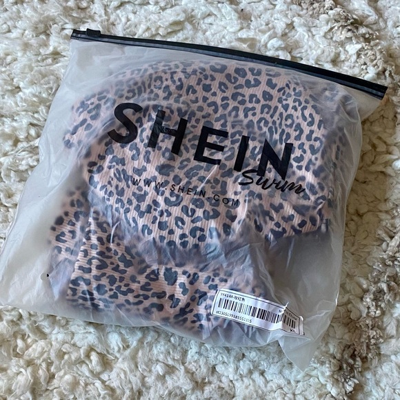 NWT Cheetah Bikini - Picture 4 of 4
